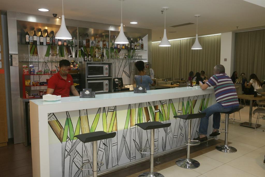 Ibis Feira De Santana Hotell Exteriör bild