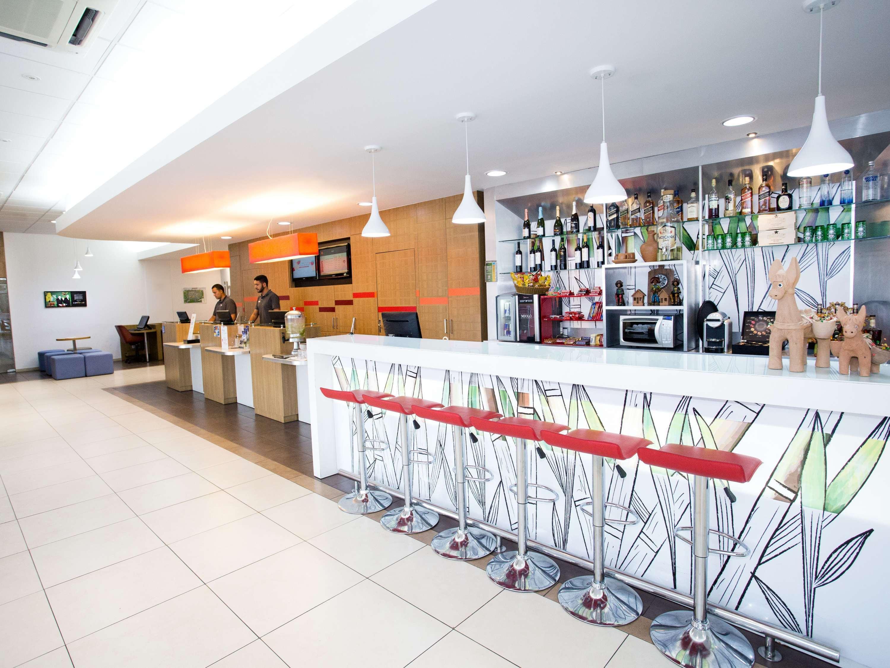 Ibis Feira De Santana Hotell Exteriör bild