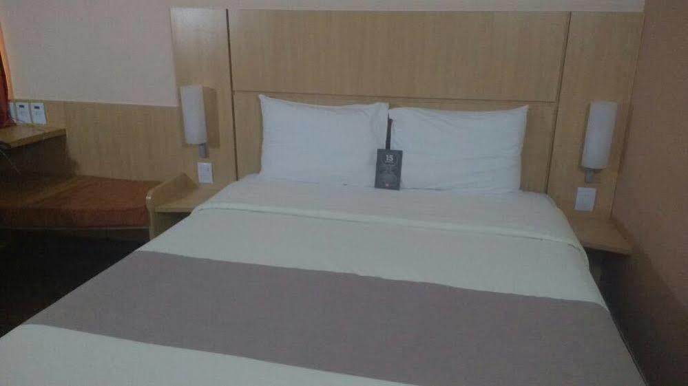 Ibis Feira De Santana Hotell Exteriör bild